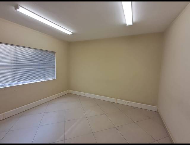 180M² OFFICE TO LET IN THREE RIVERS PROPER